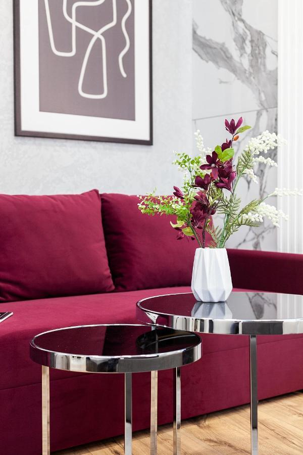 Lovely Apartment On Drahomanova Street Lviv Ngoại thất bức ảnh