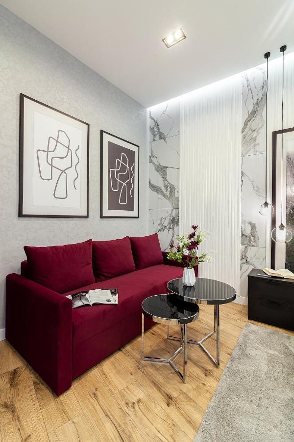 Lovely Apartment On Drahomanova Street Lviv Ngoại thất bức ảnh